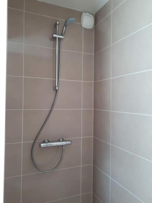 T2 Centre-Ville, Calme, 1 Chambre, 1 A 5 Pers, Climatisation, Parking Libre Et Gratuit *