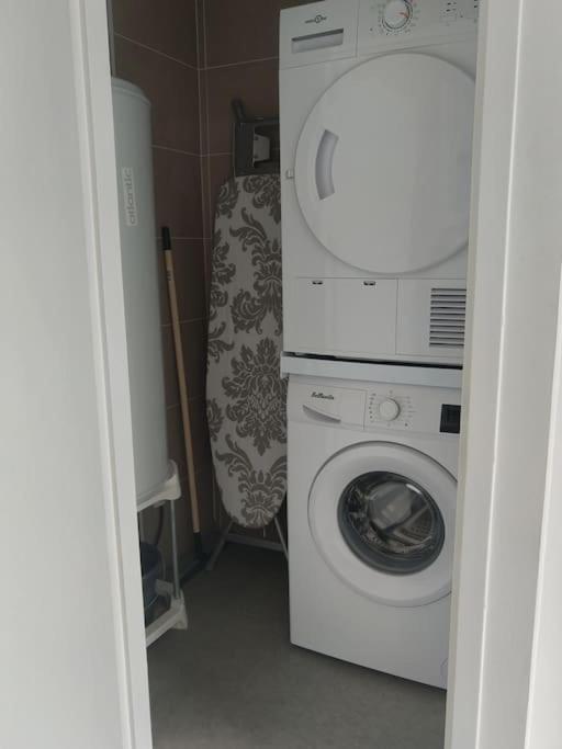 Apartment T2 Centre-Ville, Calme, 1 Chambre, 1 A 5 Pers, Climatisation, Parking Libre Et Gratuit *