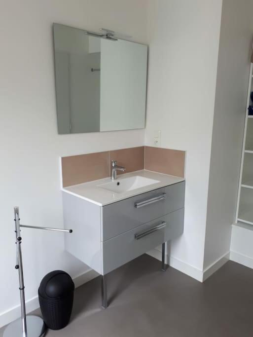 T2 Centre-Ville, Calme, 1 Chambre, 1 A 5 Pers, Climatisation, Parking Libre Et Gratuit Lorient